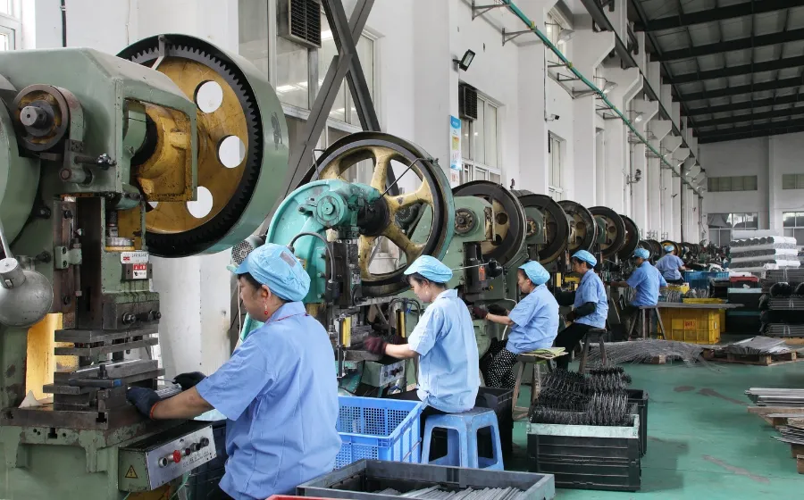 New Leader Cleaning Tool Manufacturing Press 2